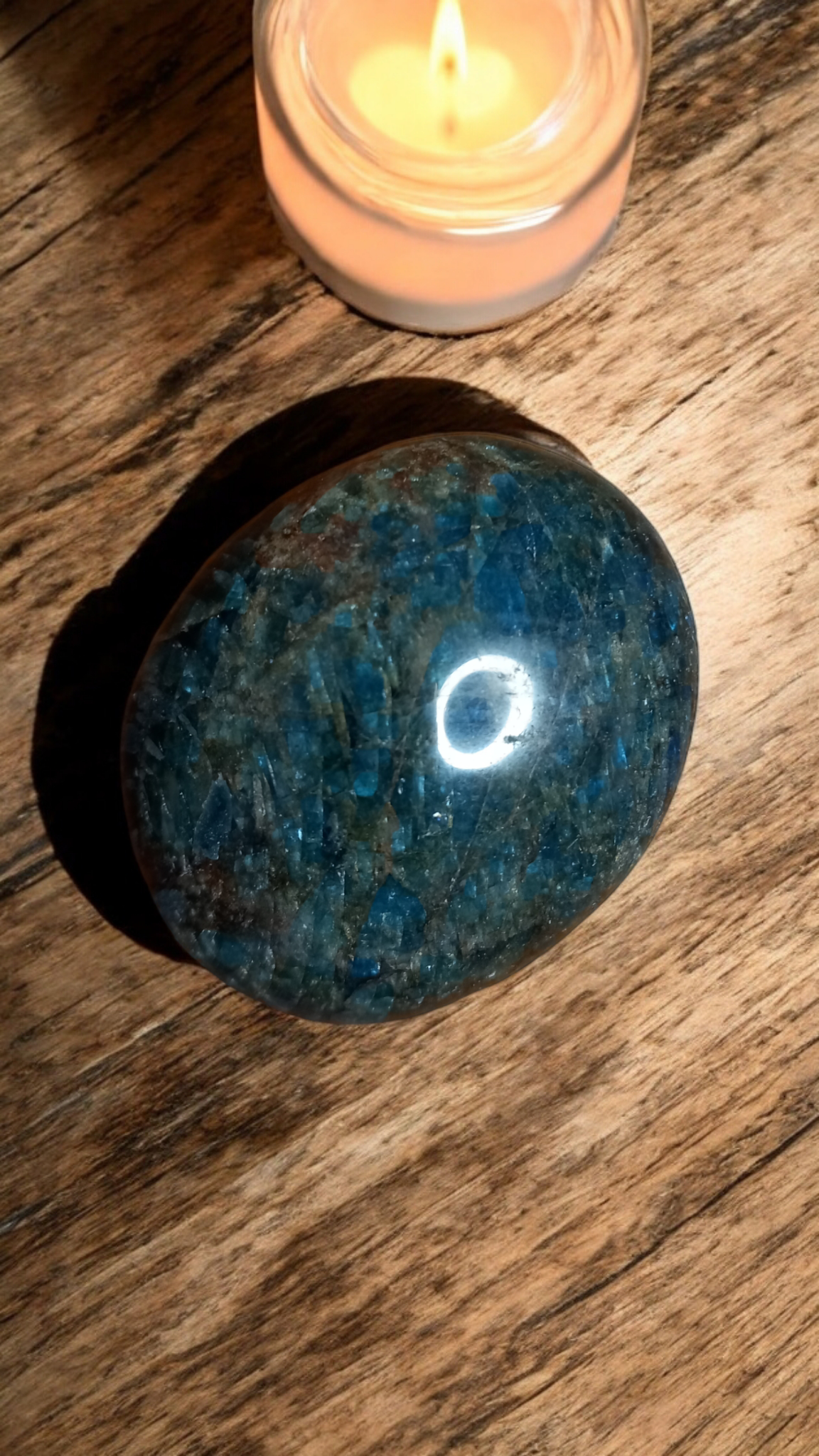Galet Apatite Bleue